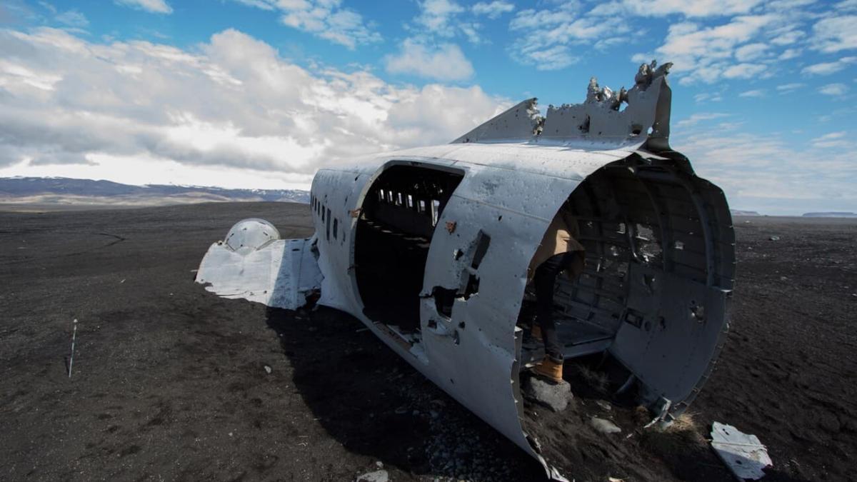 Douglas C-47 in Iceland – See the Earthbound Skytrains