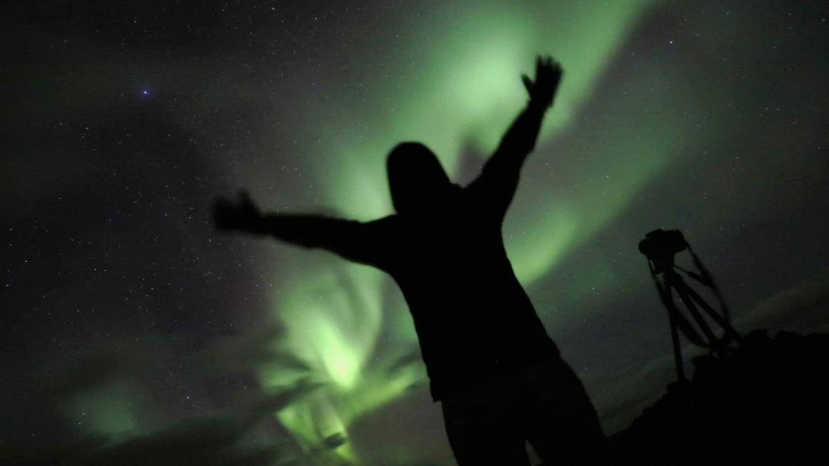 Icelandic Northern Lights Enchant – Join the Northern Lights Hunt