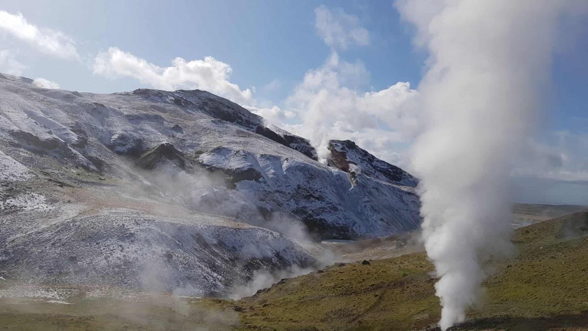 Go on a hike in Iceland – Get the full Icelandic Experience