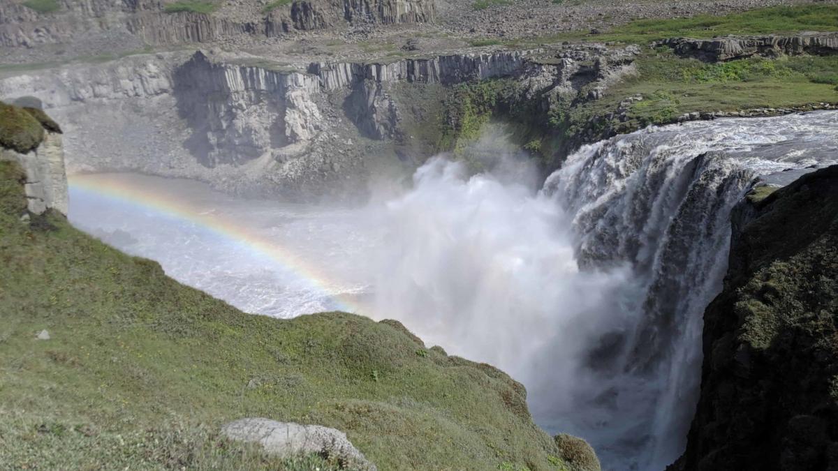 Hiking Jökulsárgljúfur National Park – Icelandic feast for the senses