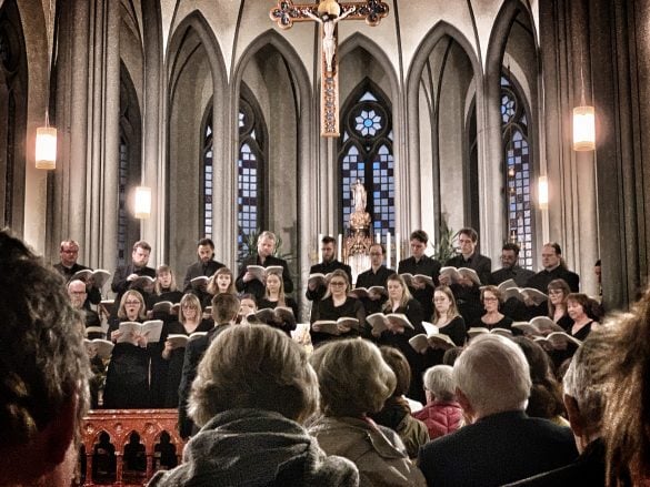 The Icelandic choir Hljómeyki will perform a Path of Miracle.