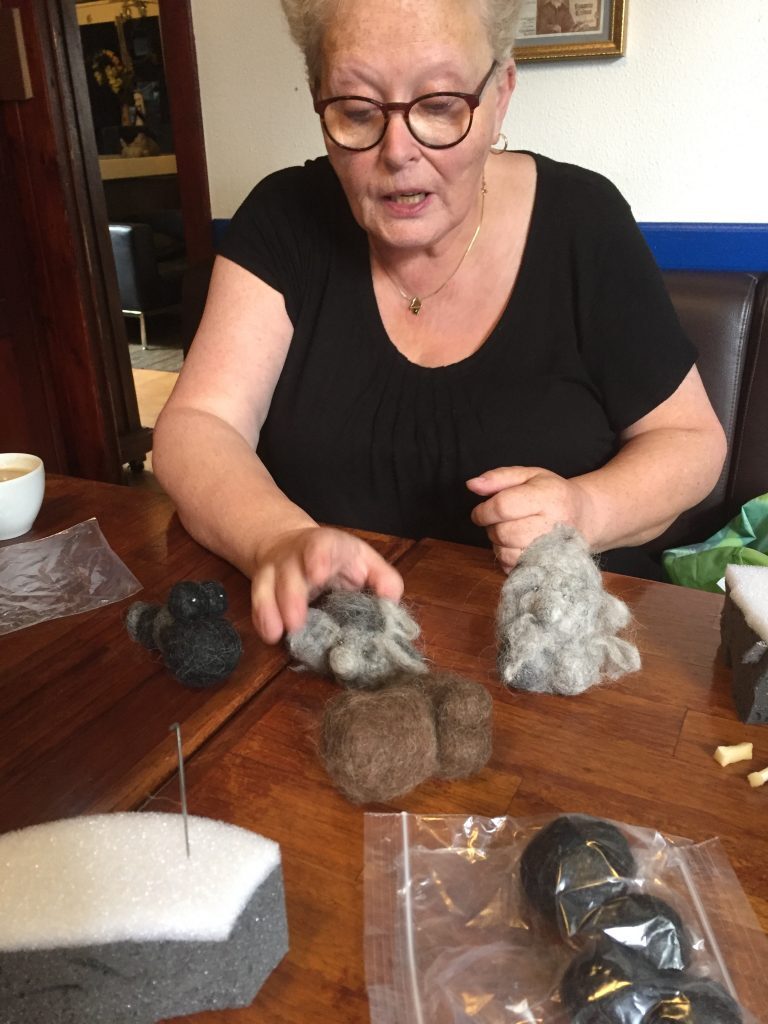 Woman with Icelandic wool.