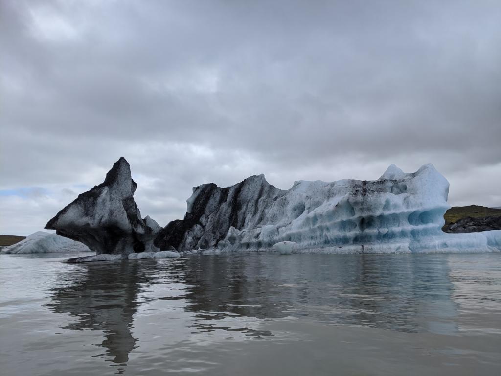 Impressive glaciers on the Fjallsárjökull glacier.