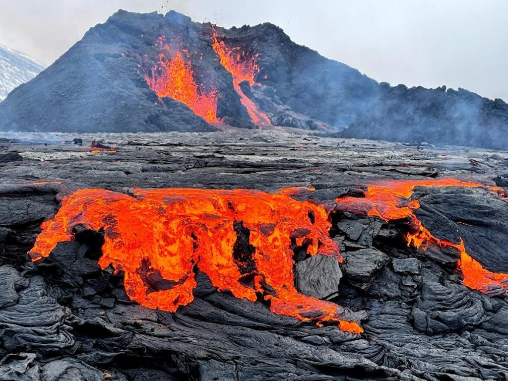 Fresh lava from the eruption in Iceland