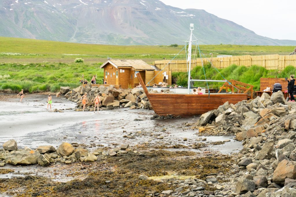 The lovely hot tubs of Hauganes