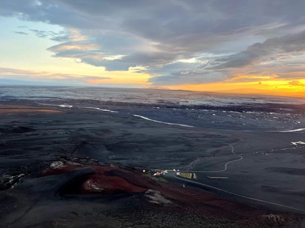 View of the hut at Kverkfjöll from above.