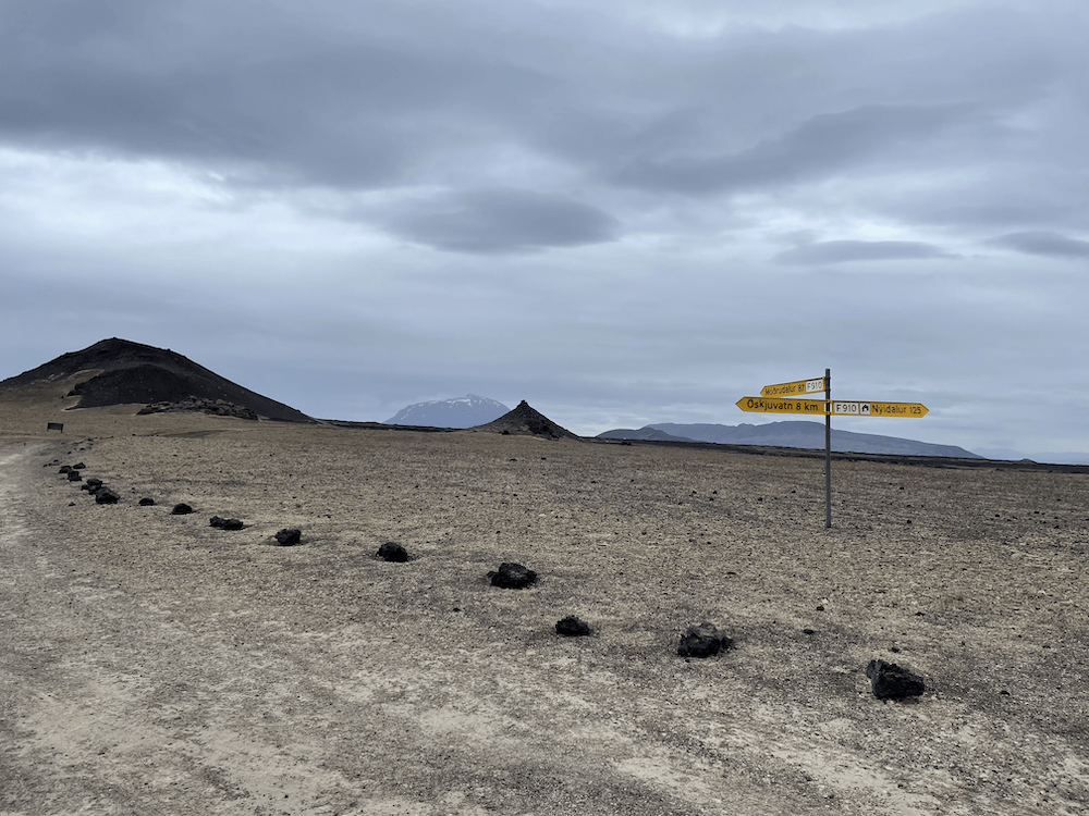 A lonely road in the Icelandic highlands.