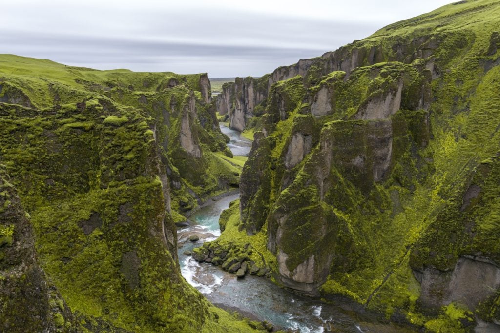 This article is about how to pay for things in Iceland. The image is of Fjaðrárgljúfur canyon.