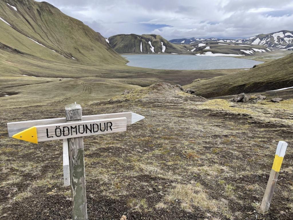 Sign pointing to Mt. Löðmundur.