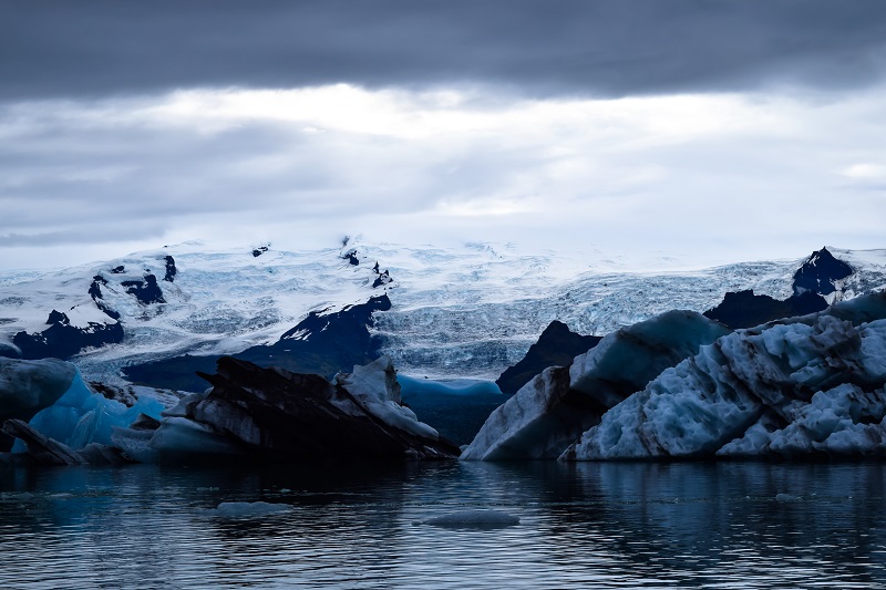 The spectacular Jökulsárlón glacial lagoon in the South-East of Iceland. Photo by Rostyslav Savchyn on Unsplash