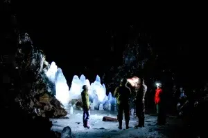 Lofthellir Lava Tube Ice cave -image