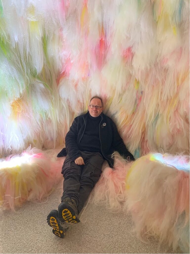 John immersed himself in some fluffy goodness at the Shoplifter exhibition.