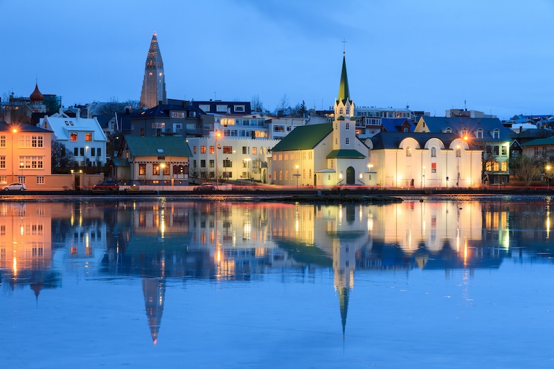 The Reykjavik pond is in the city center.