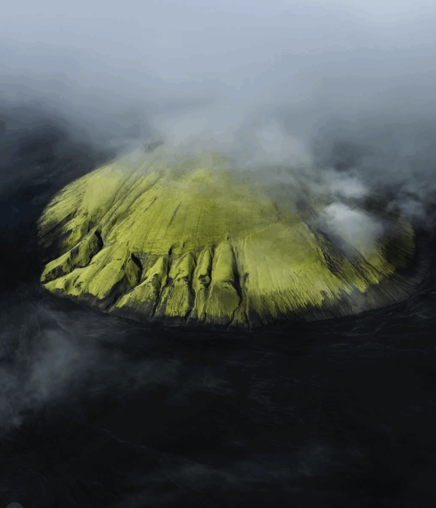 Mælifell rising from the ash—Kévin Pagès captures the surreal beauty of this iconic Highland volcano, wrapped in clouds and mystery.