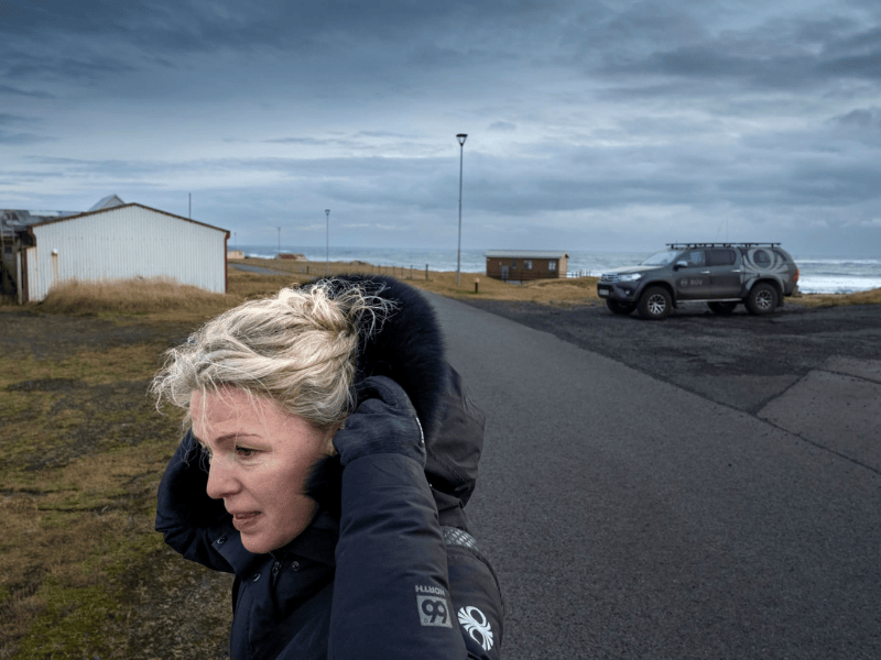 Picture of the Icelandic reporter and author Sigríður Hagalín Björnsdóttir on a windy and cold day in Iceland. Photo by Golli.